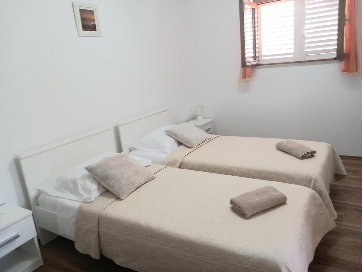 Studio Apartment Novak ชีลิปิ ภายนอก รูปภาพ